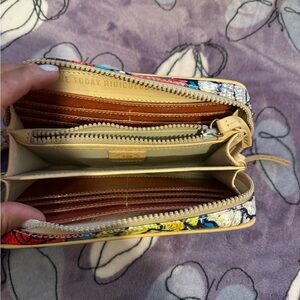 Consuela wallet